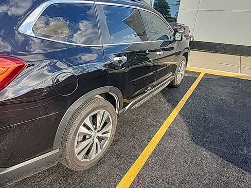 Used 2022 Subaru Ascent Touring AWD/4WD image 2