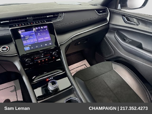 Used 2025 Jeep Grand Cherokee L Altitude RWD image 22
