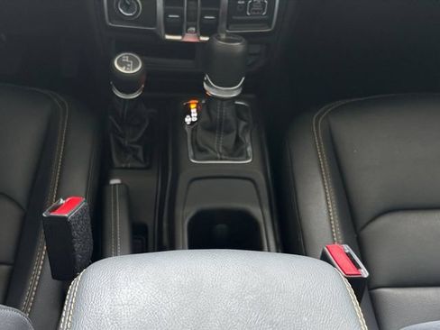 Used 2025 Jeep Gladiator Sport AWD/4WD image 6