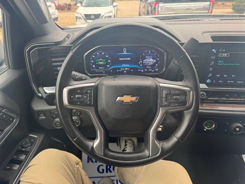 Used 2024 Chevrolet Silverado 1500 LT image 19