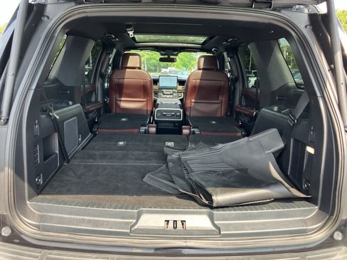 Used 2022 Ford Expedition Limited RWD image 37