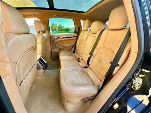 Used 2014 Porsche Cayenne GTS AWD/4WD image 22