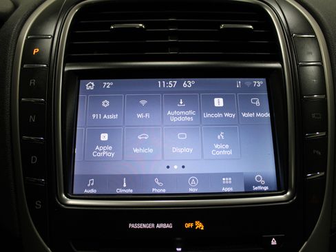 Used 2020 Lincoln Nautilus Reserve w/ Equipment Group 201A image 22