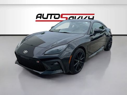Used 2025 Toyota GR86 Premium RWD image 3