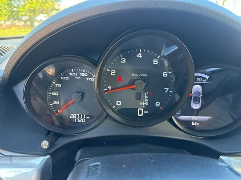 Used 2017 Porsche 718 Boxster image 3