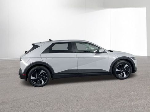 New 2026 Hyundai Ioniq 5 SEL image 40