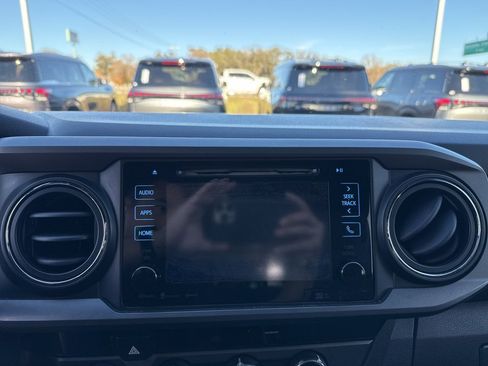 Used 2016 Toyota Tacoma SR5 image 12