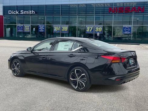 New 2025 Nissan Altima 2.5 SR image 4