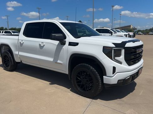 Used 2026 GMC Sierra 1500 Elevation AWD/4WD image 3