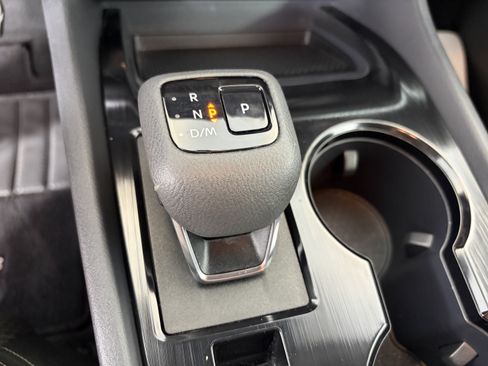 Used 2024 Nissan Rogue SV FWD image 22