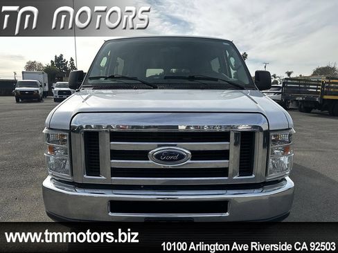Used 2011 Ford E-350 and Econoline 350 XLT image 2