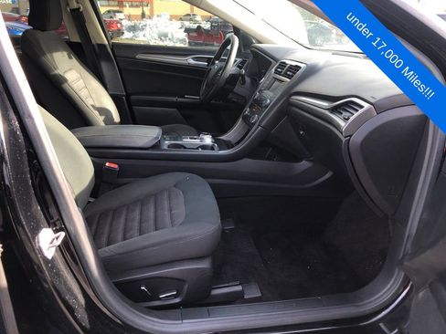 Used 2017 Ford Fusion SE image 18