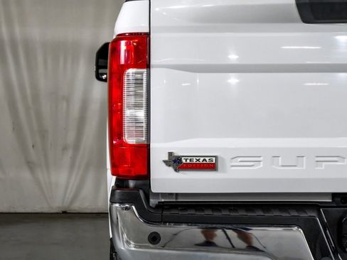 Used 2017 Ford F250 XLT w/ XLT Value Package AWD/4WD image 40