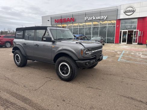 Used 2023 Ford Bronco Badlands w/ Sasquatch Package image 2