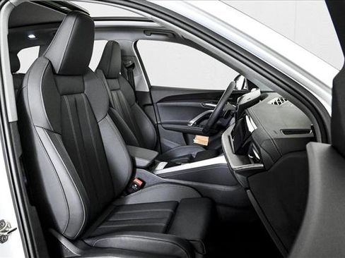 New 2025 Audi Q5 Premium Plus image 11