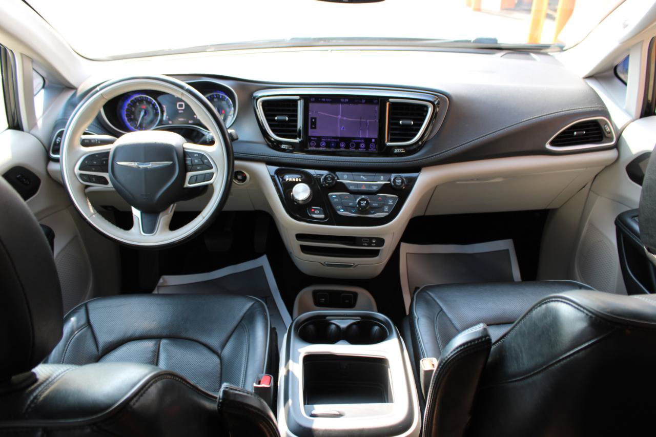 Used 2019 Chrysler Pacifica Limited FWD image 49