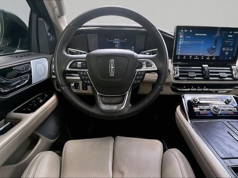 Used 2024 Lincoln Navigator Reserve AWD/4WD image 9