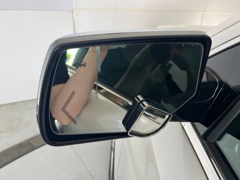 Used 2019 Chevrolet Suburban Premier AWD/4WD image 37