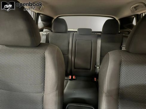 Used 2020 Nissan Rogue Sport S image 15