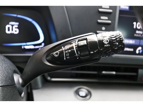 Certified 2025 Hyundai Elantra Sport FWD image 20
