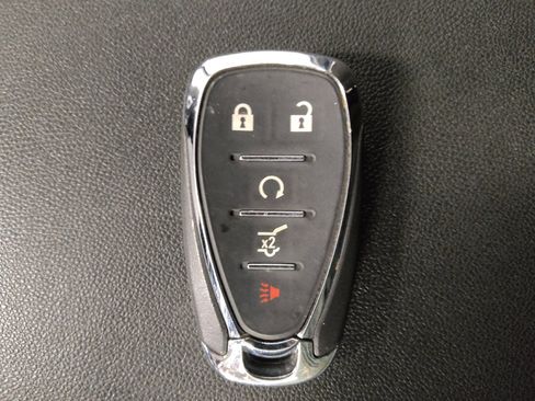 Used 2021 Chevrolet Equinox LT FWD image 32