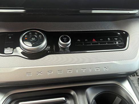 New 2026 Ford Expedition Active RWD image 18