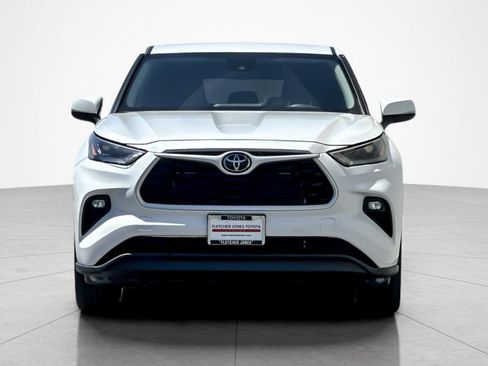 Certified 2025 Toyota Highlander LE AWD/4WD image 8
