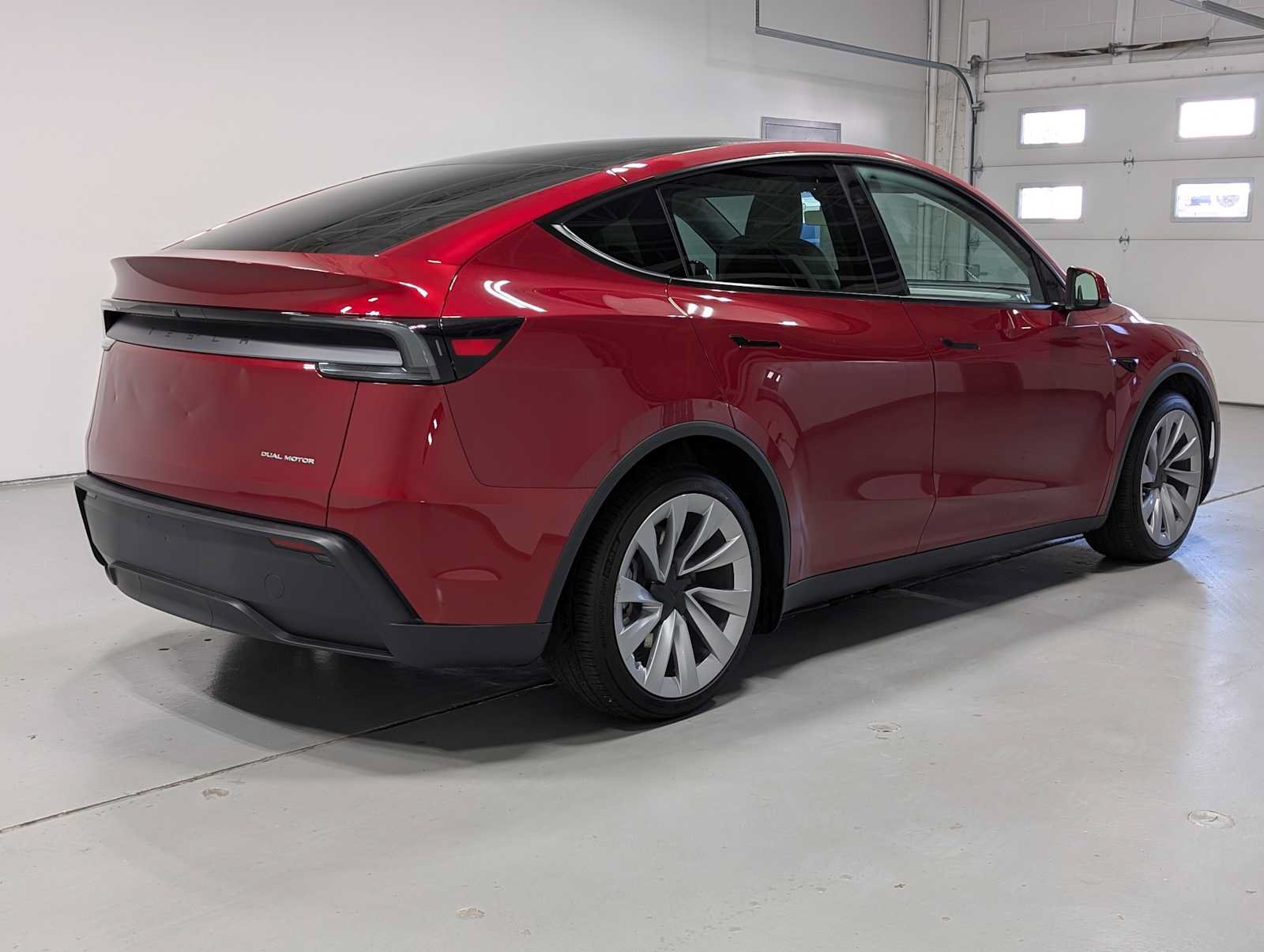 Used 2026 Tesla Model Y AWD image 8