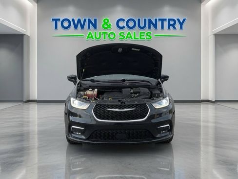 Used 2021 Chrysler Pacifica Touring-L FWD image 10