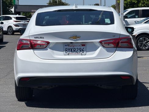 Used 2022 Chevrolet Malibu LT FWD image 5