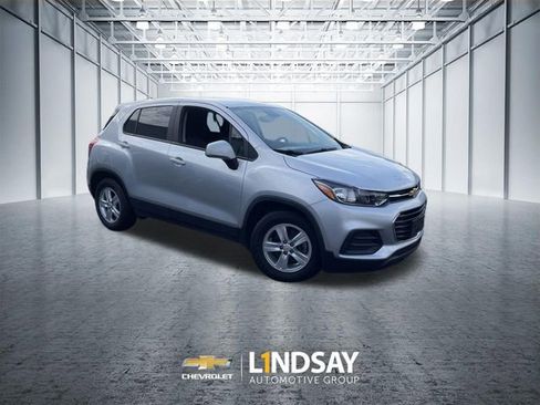 Used 2020 Chevrolet Trax LS w/ Tint and Cruise Package FWD image 2