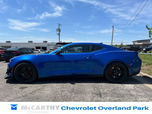 Used 2018 Chevrolet Camaro ZL1 RWD image 6