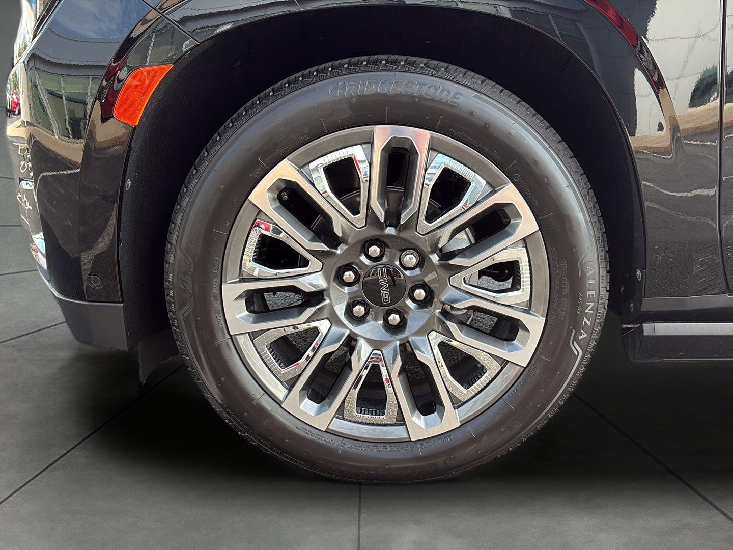 Used 2023 GMC Yukon Denali Ultimate AWD/4WD image 14
