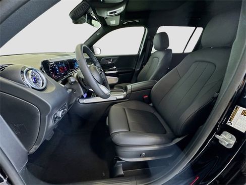 New 2025 Mercedes-Benz GLB 250 GLB 250 image 4