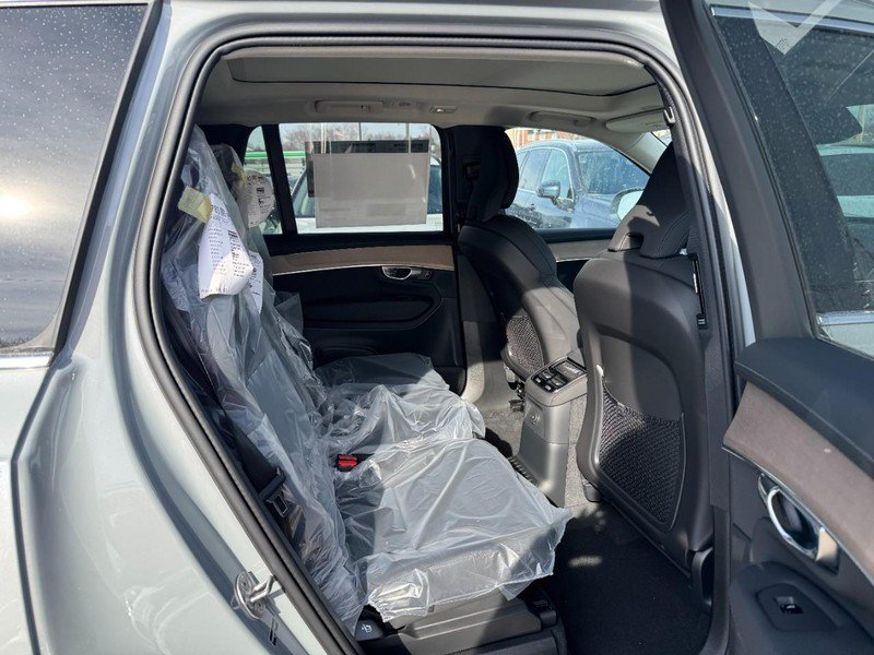 New 2026 Volvo XC90 T8 Plus w/ Protection Package Premier AWD/4WD image 5