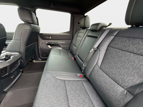 Used 2025 Toyota Tundra Limited AWD/4WD image 15