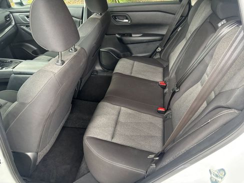 Used 2025 Nissan Rogue SV FWD image 28