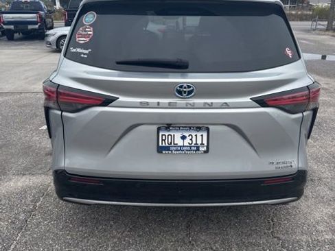 Used 2021 Toyota Sienna Platinum image 6