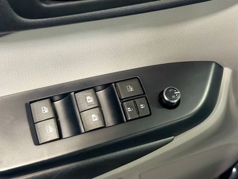 Used 2017 Toyota Highlander XLE AWD/4WD image 15