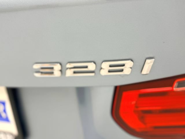 Used 2015 BMW 328i Sedan RWD image 9