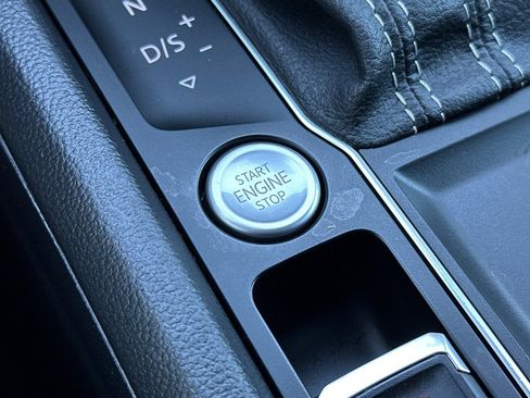 Used 2023 Volkswagen Atlas SE image 23