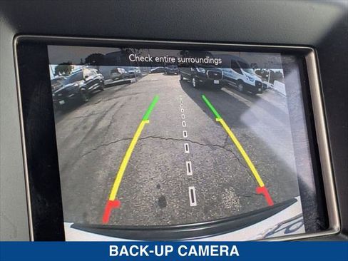 Used 2019 Jeep Grand Cherokee Laredo image 18