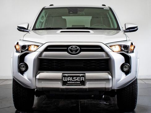 Used 2020 Toyota 4Runner TRD Off-Road Premium image 2