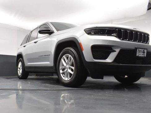 Used 2024 Jeep Grand Cherokee Laredo X w/ Trailer Tow Package image 19