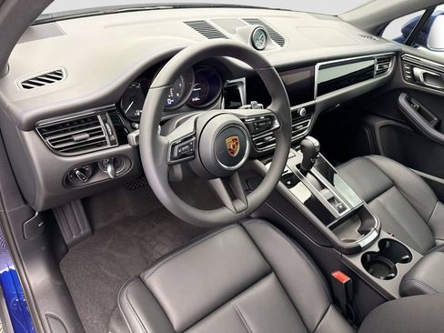 Used 2026 Porsche Macan AWD/4WD image 4