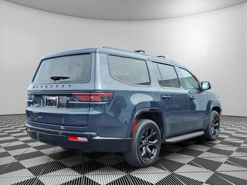 Used 2023 Jeep Wagoneer 4WD image 28