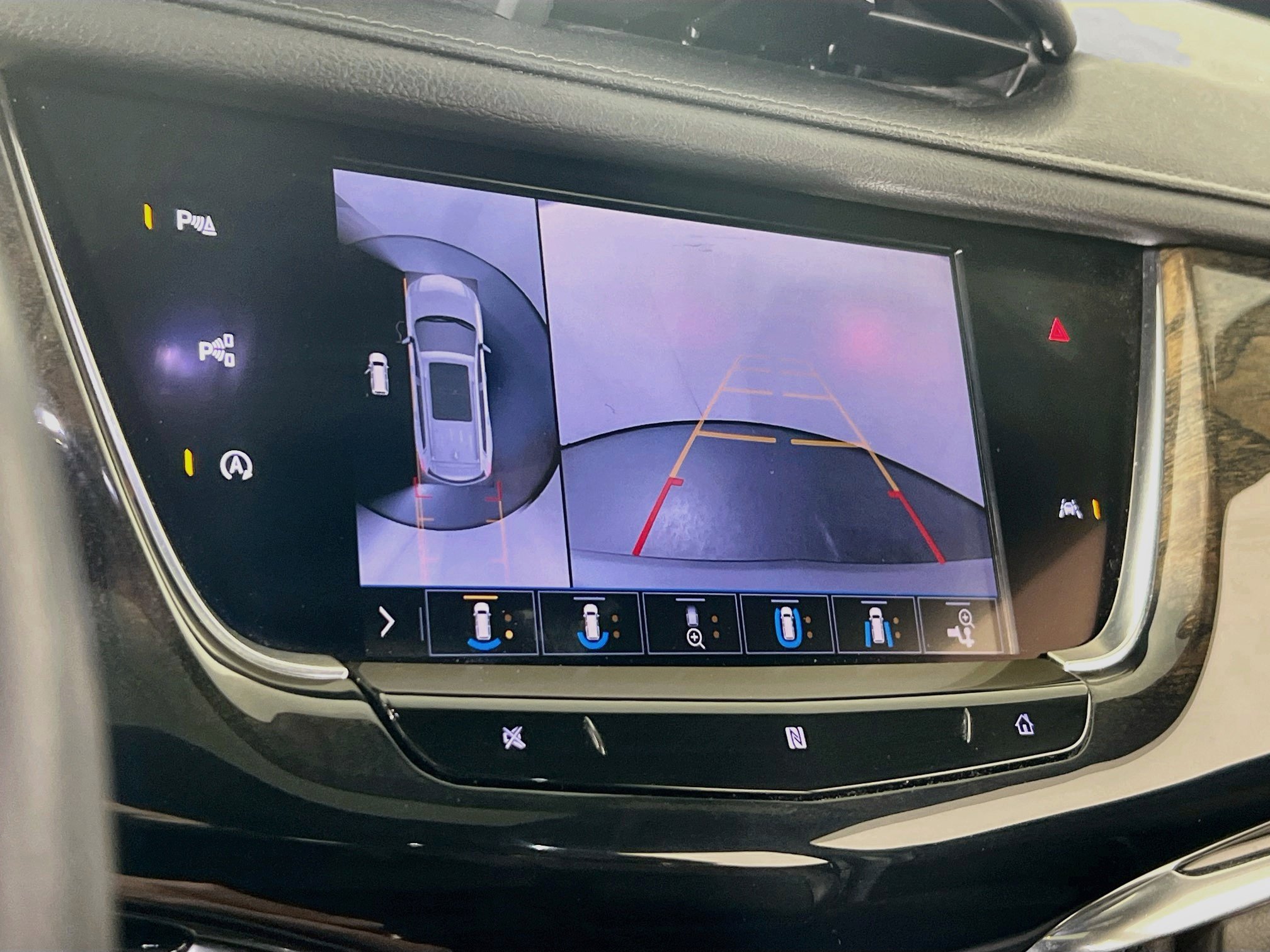 Used 2020 Cadillac XT6 Premium Luxury AWD/4WD image 14