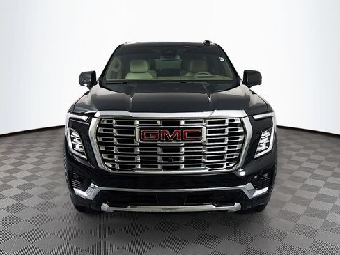 Used 2026 GMC Yukon Denali w/ Sun & Power Step Package AWD/4WD image 2