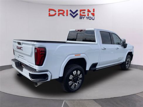 New 2026 GMC Sierra 2500 Denali w/ Denali Reserve Package AWD/4WD image 4