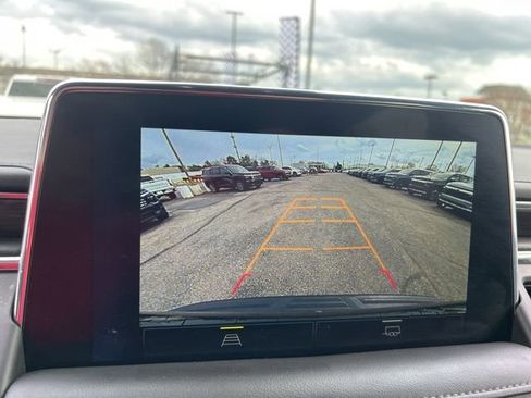 Used 2024 Chevrolet Suburban LT image 22